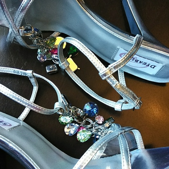 Dyeables “Maria” Silver Platform Sandals – Size 9.5B - Picture 14 of 16